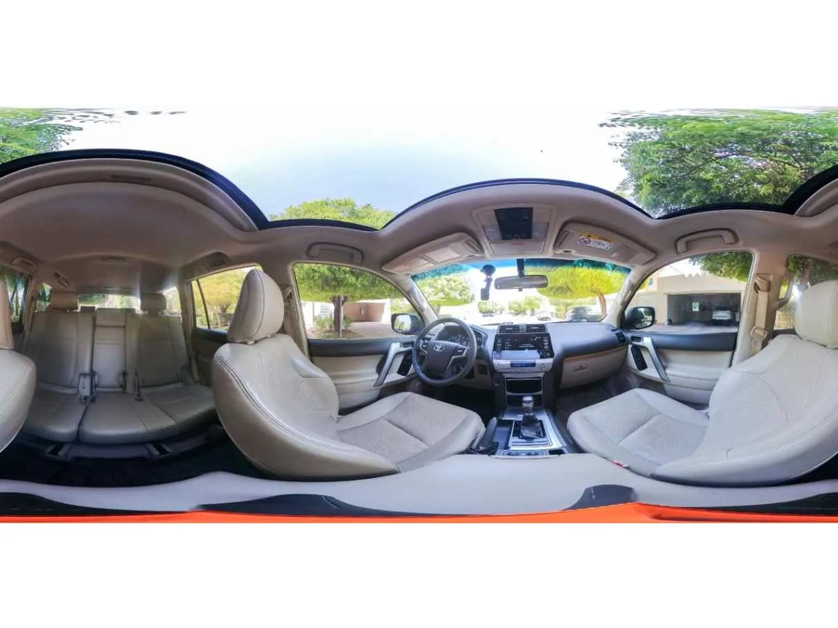Car image 13