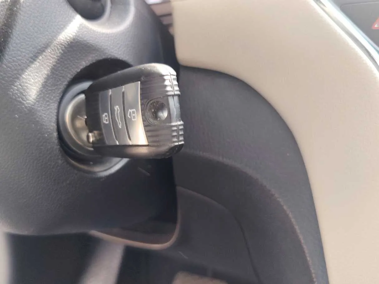 Car image 20