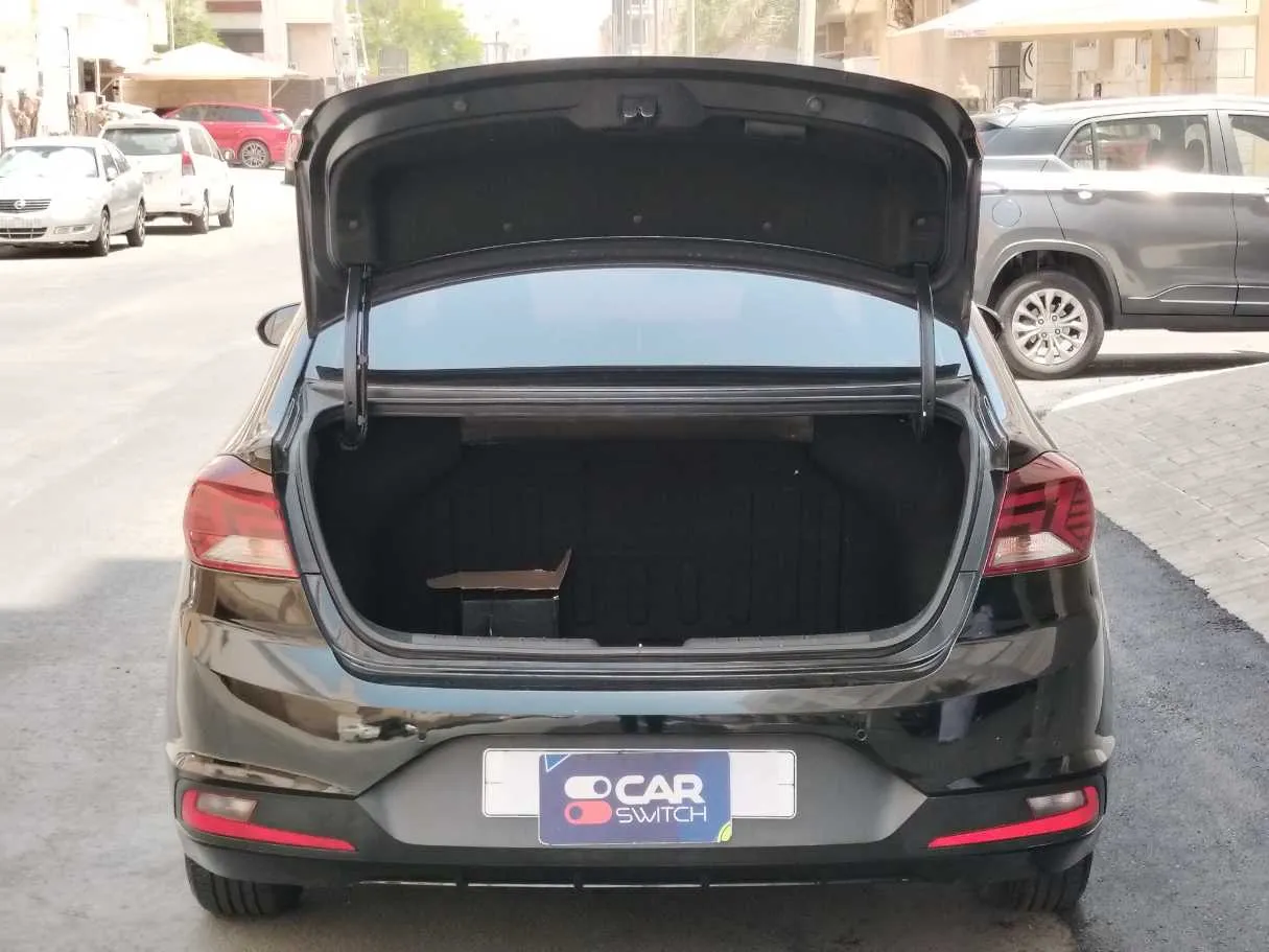 Car image 24