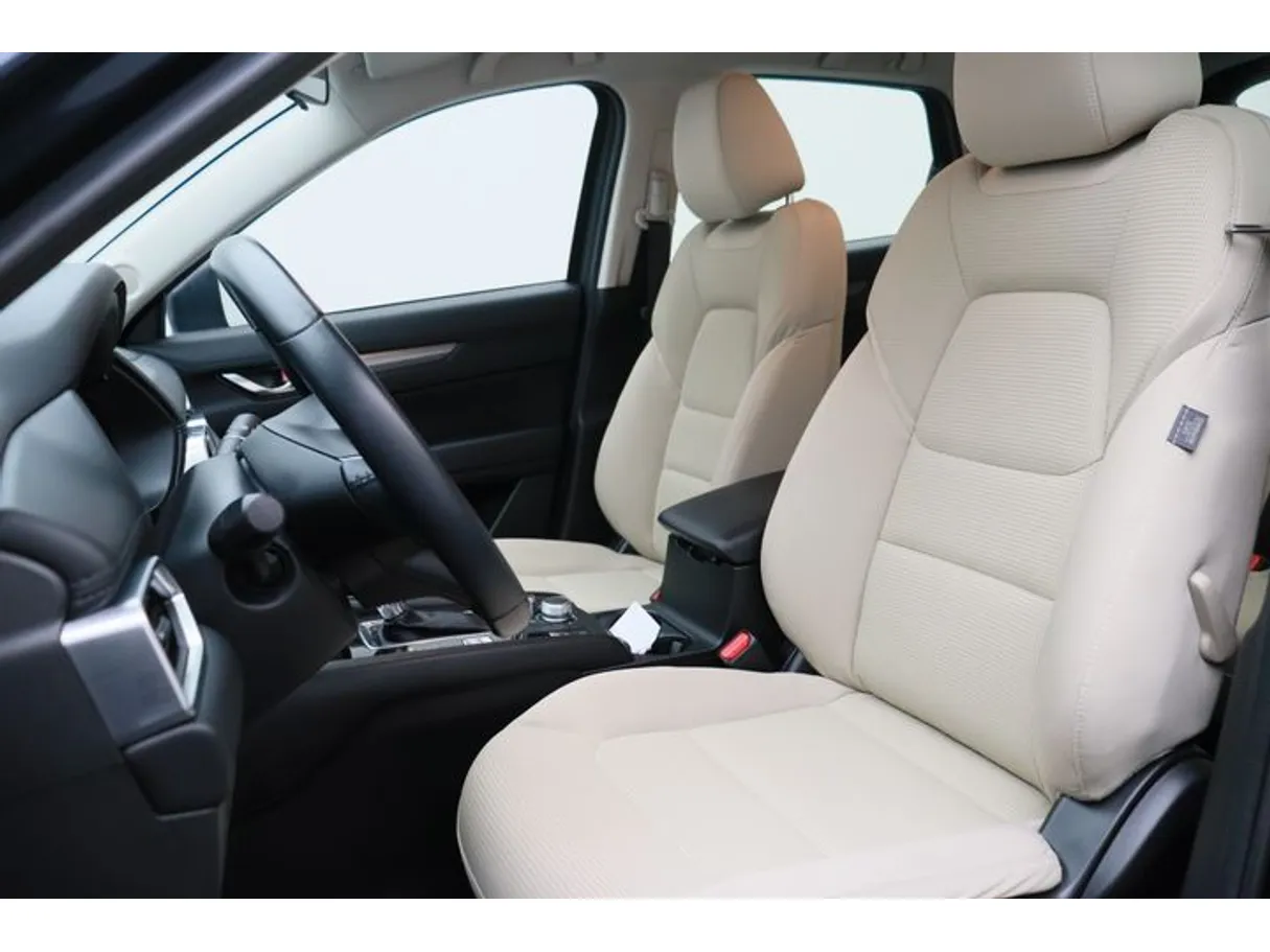 Car image 8