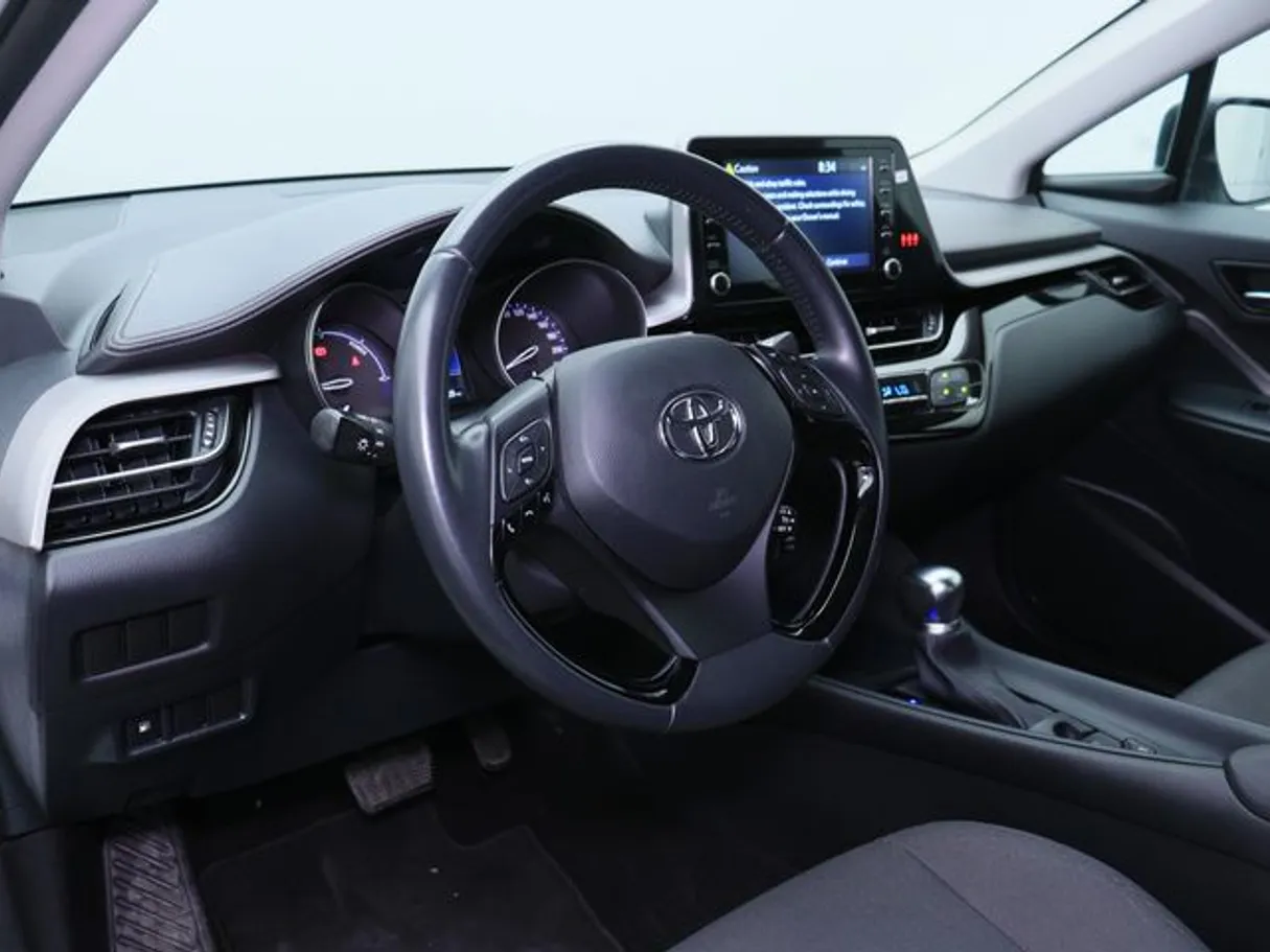 Car image 4