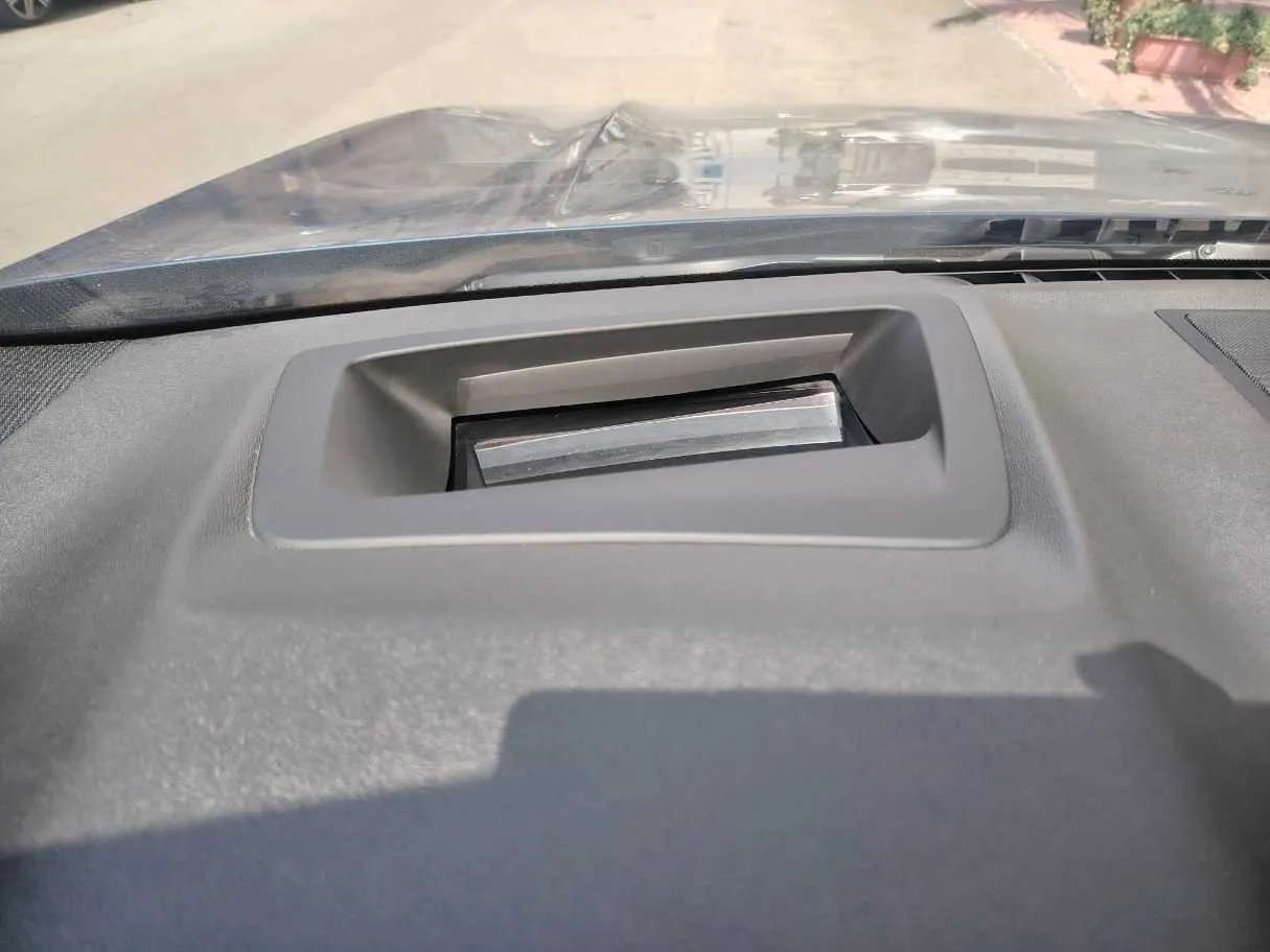 Car image 43