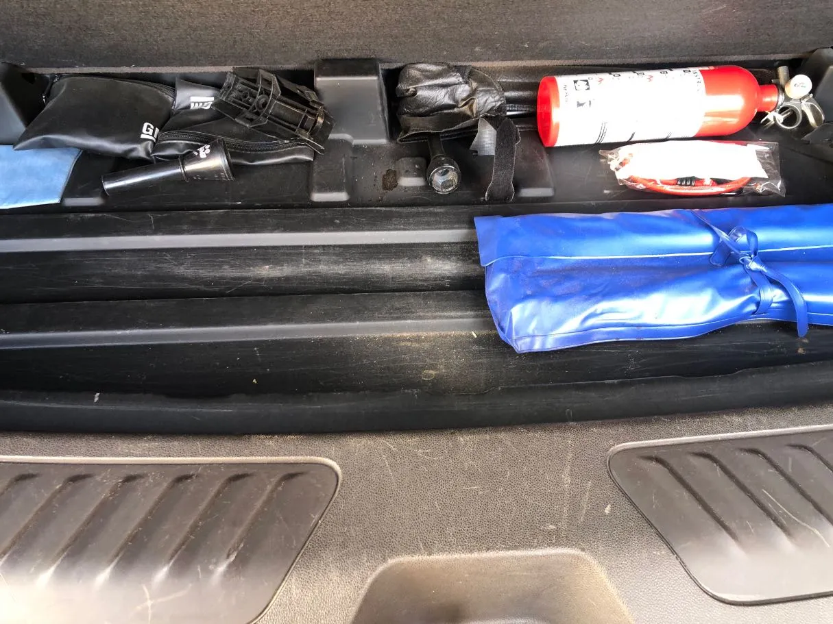 Car image 21