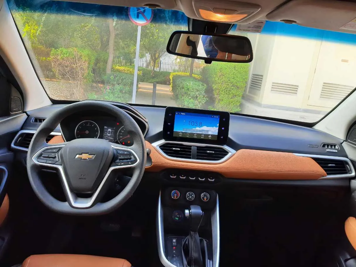 Car image 15