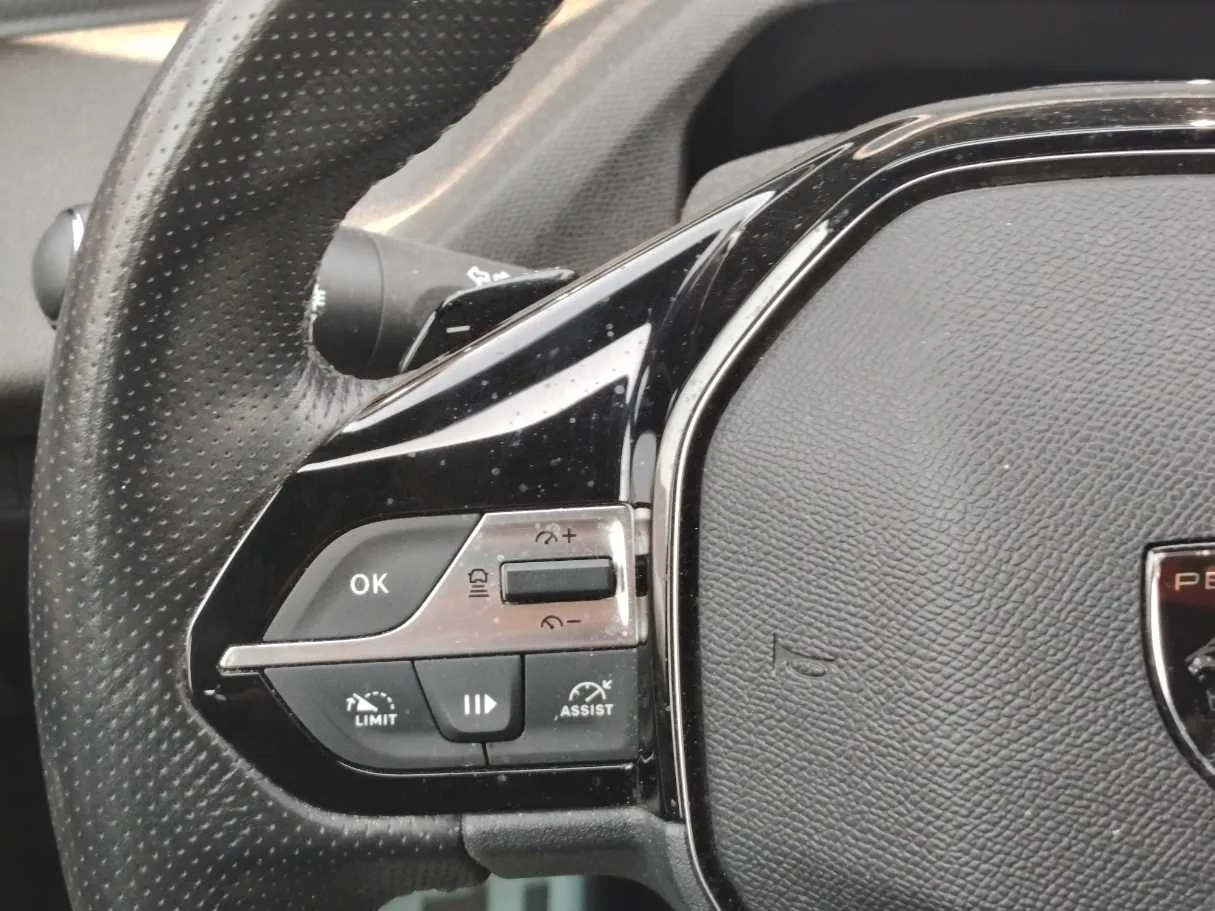 Car image 23