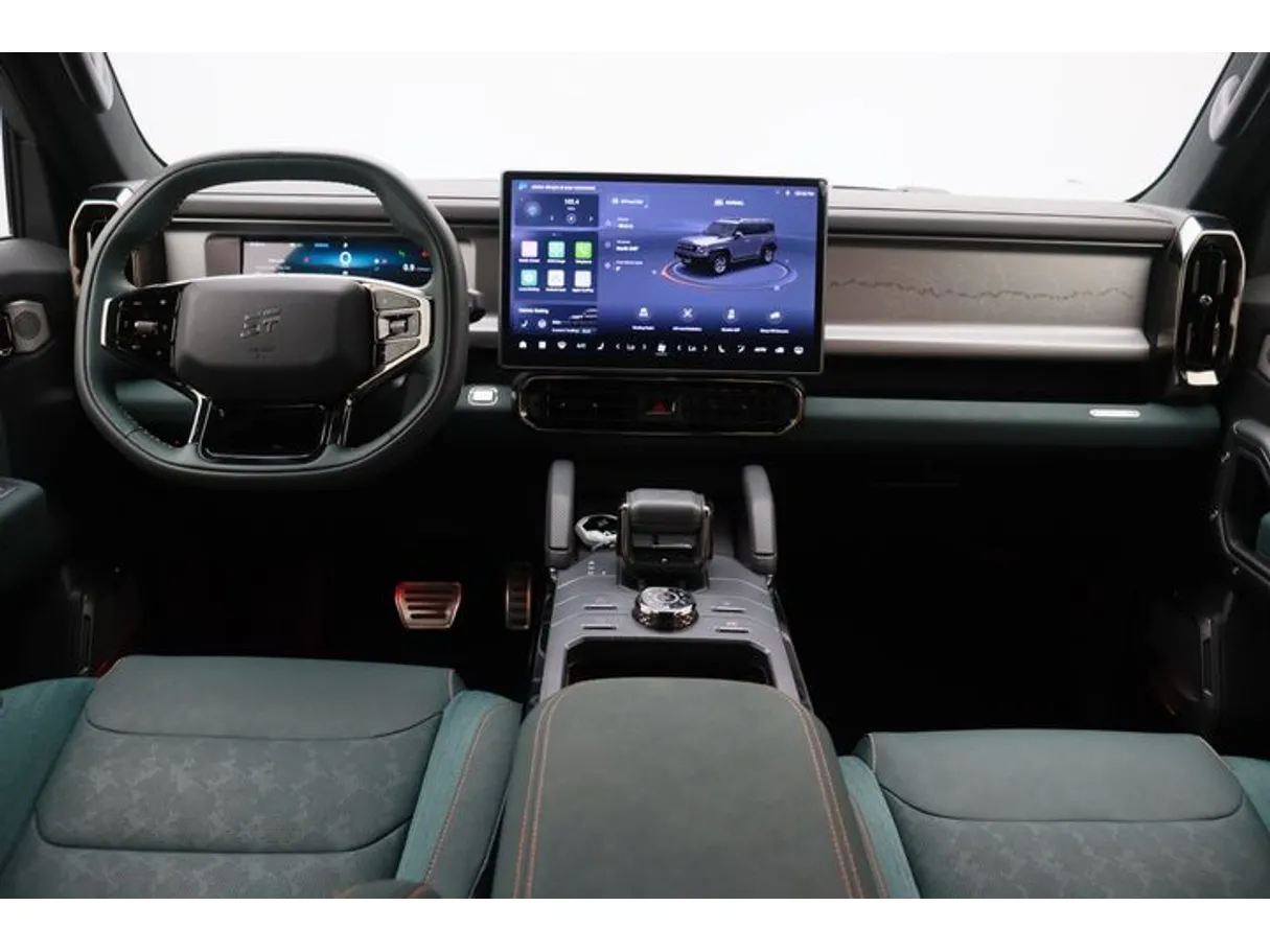 Car image 14