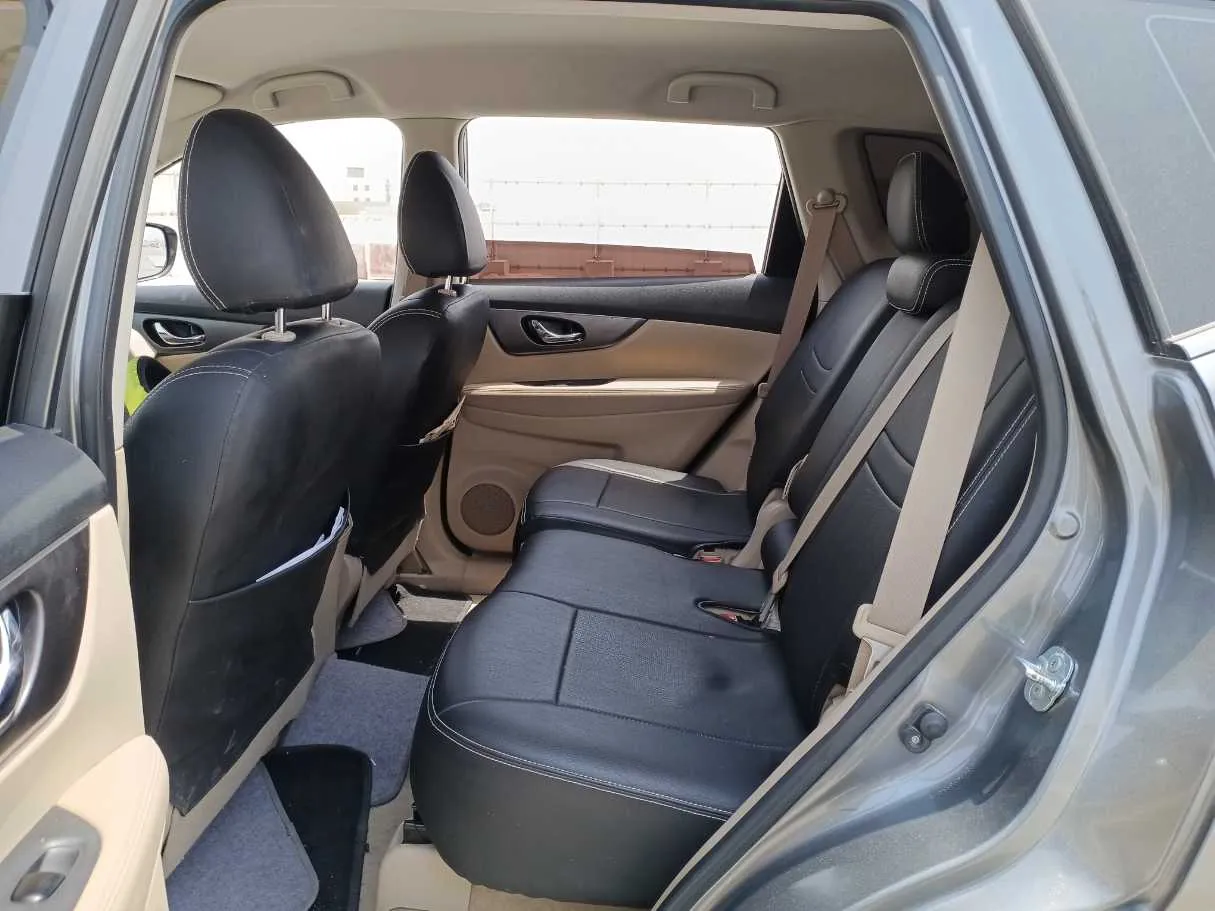 Car image 13