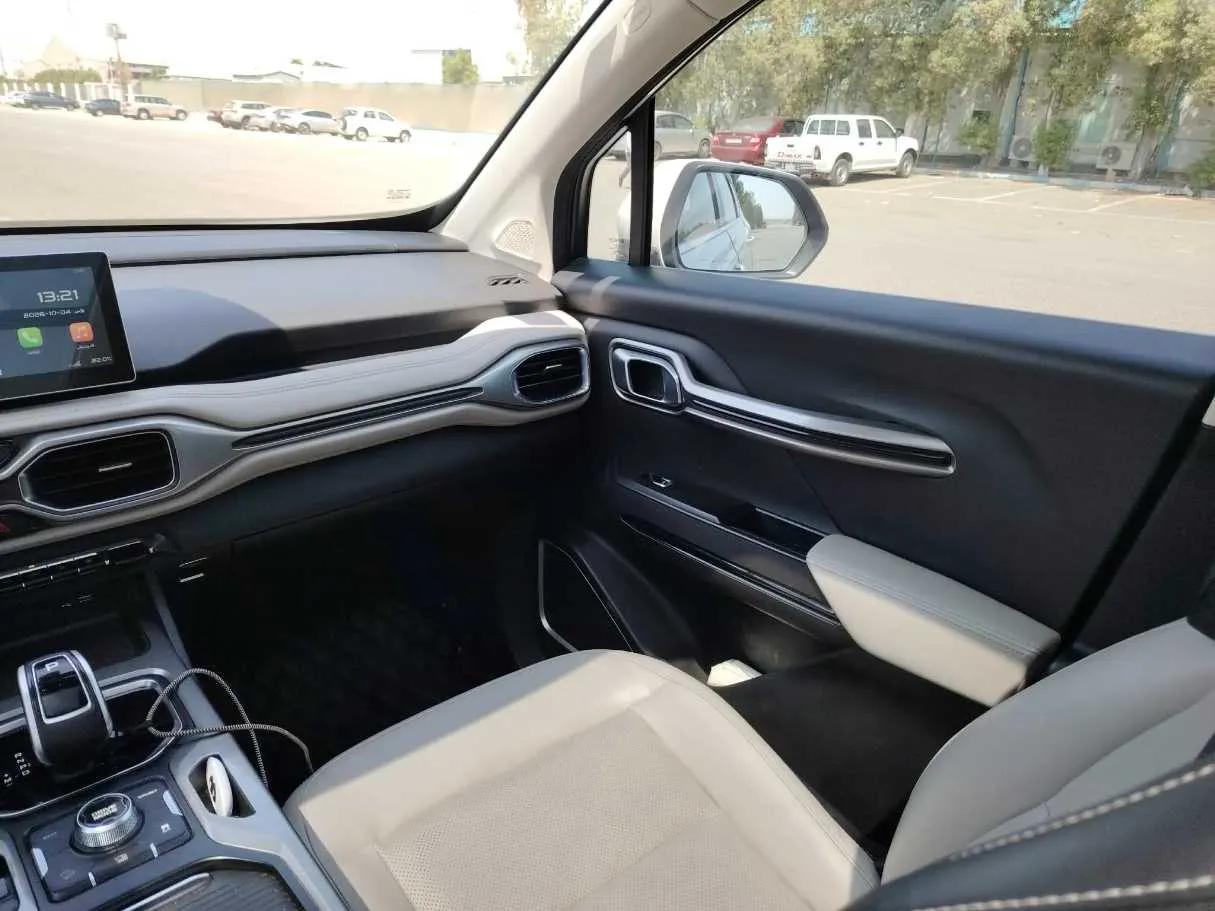 Car image 27