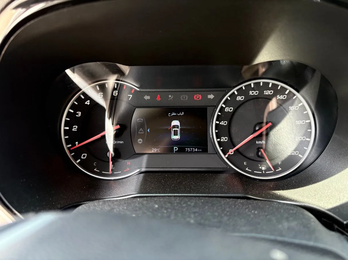 Car image 24
