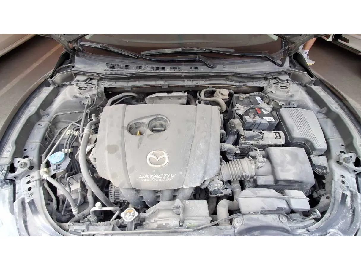 Car image 14