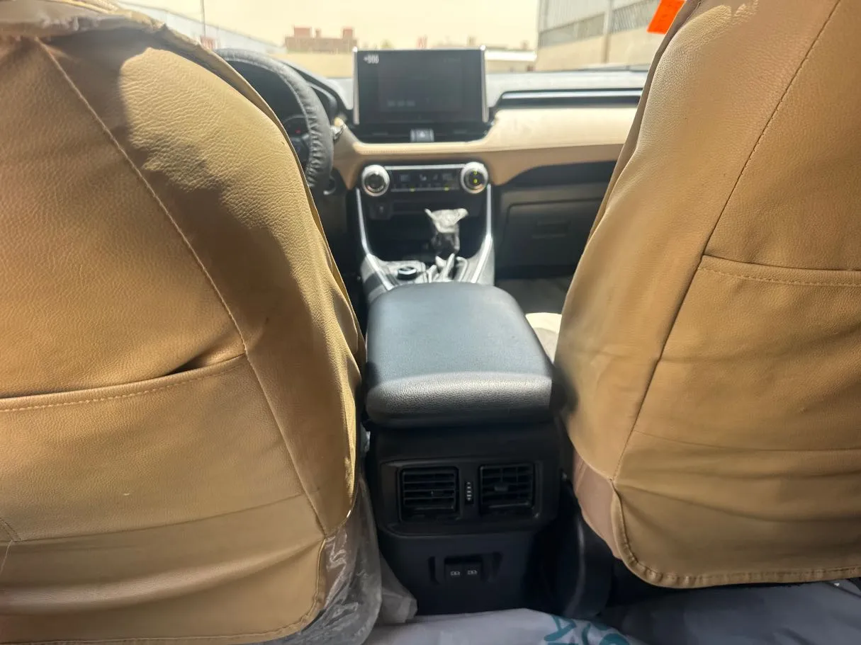 Car image 20