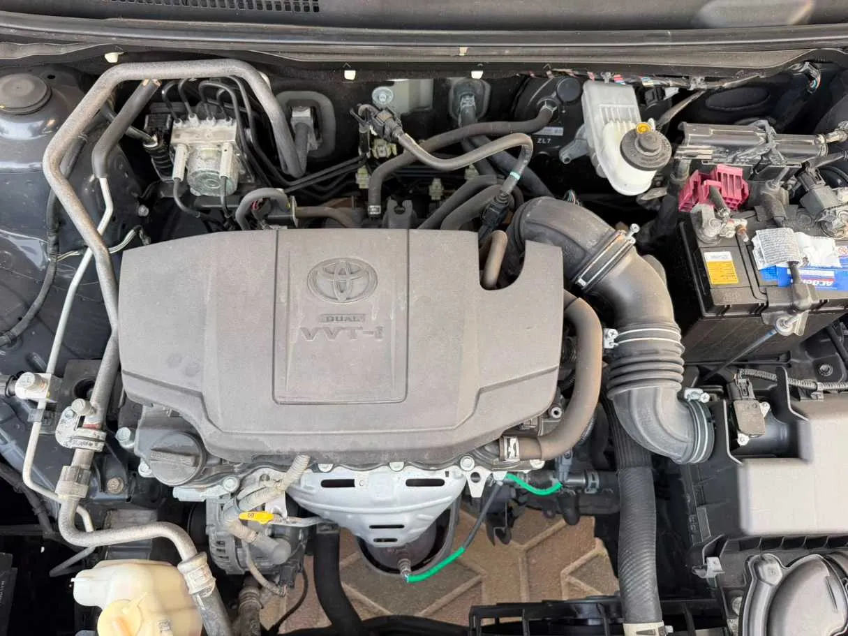 Car image 30