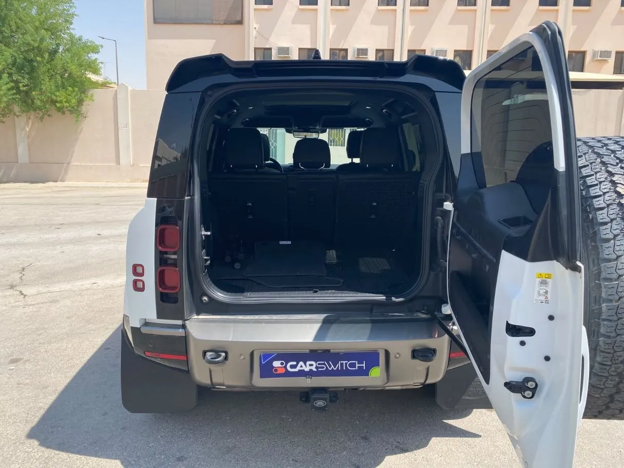 Car image 20