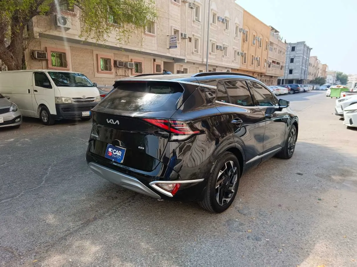 Car image 5