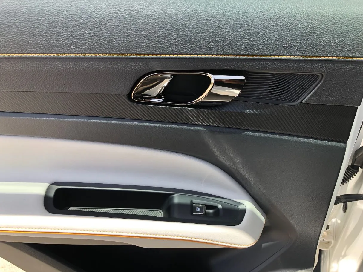 Car image 23