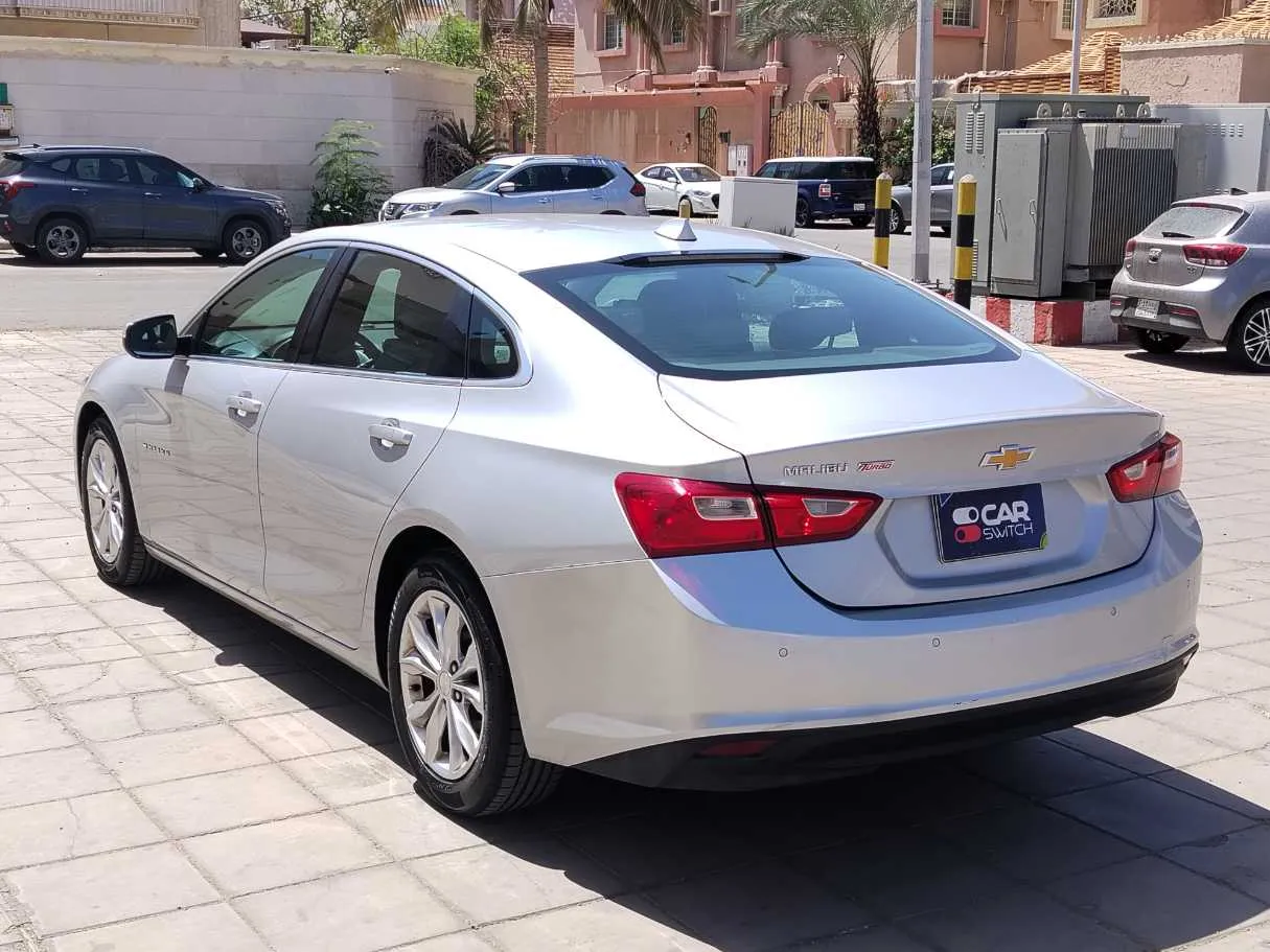 Car image 7