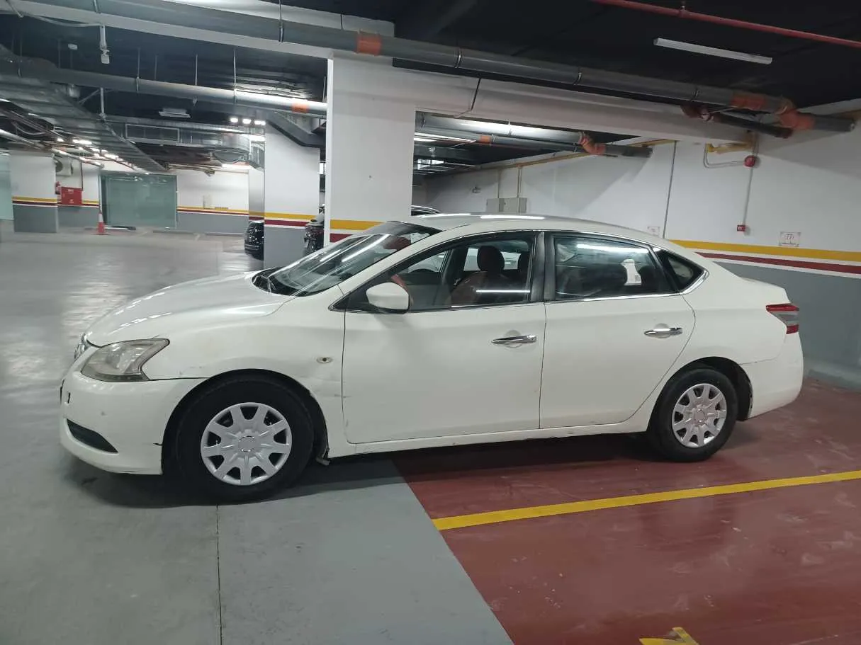 Car image 8