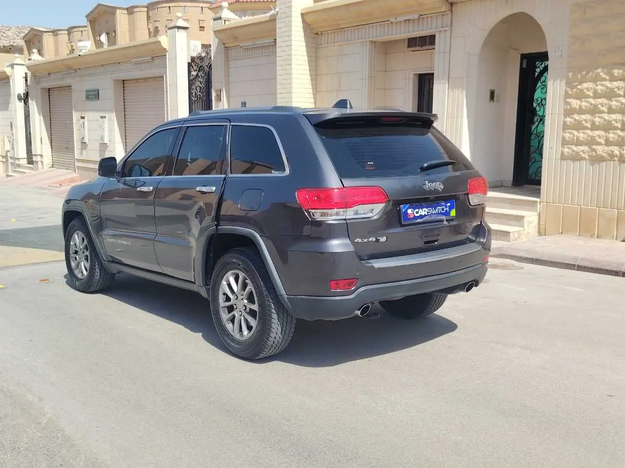 Car image 7