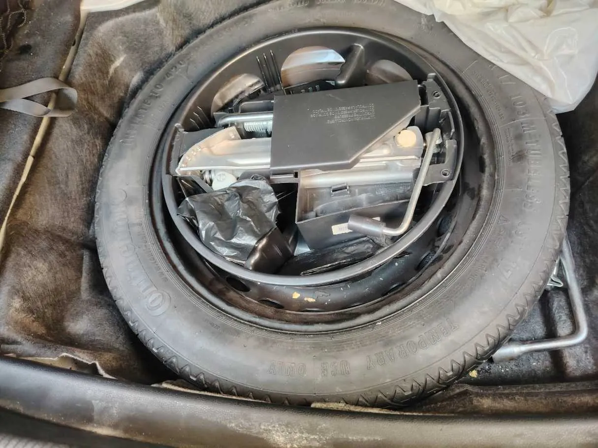 Car image 41