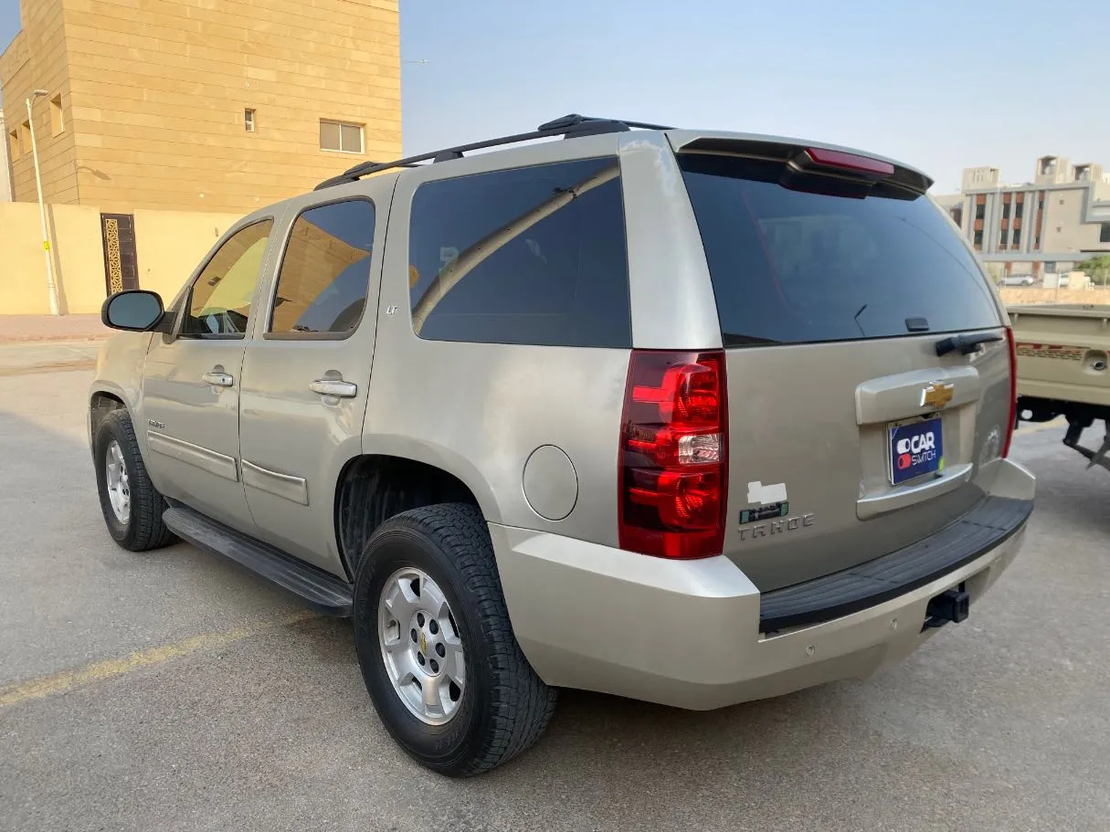 Car image 7