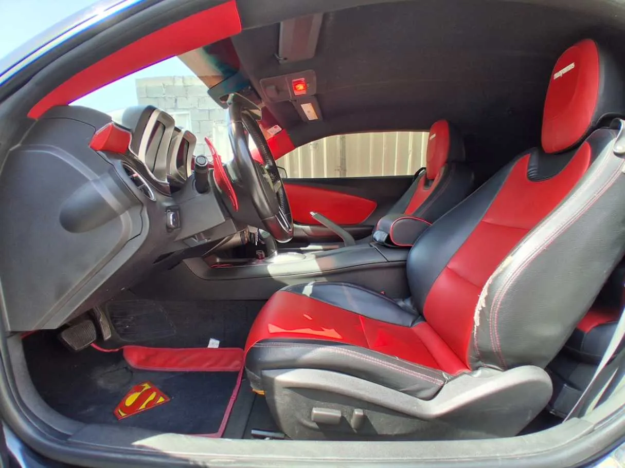 Car image 12