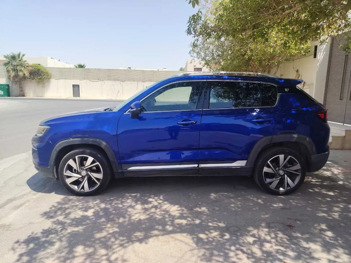 Car image 8