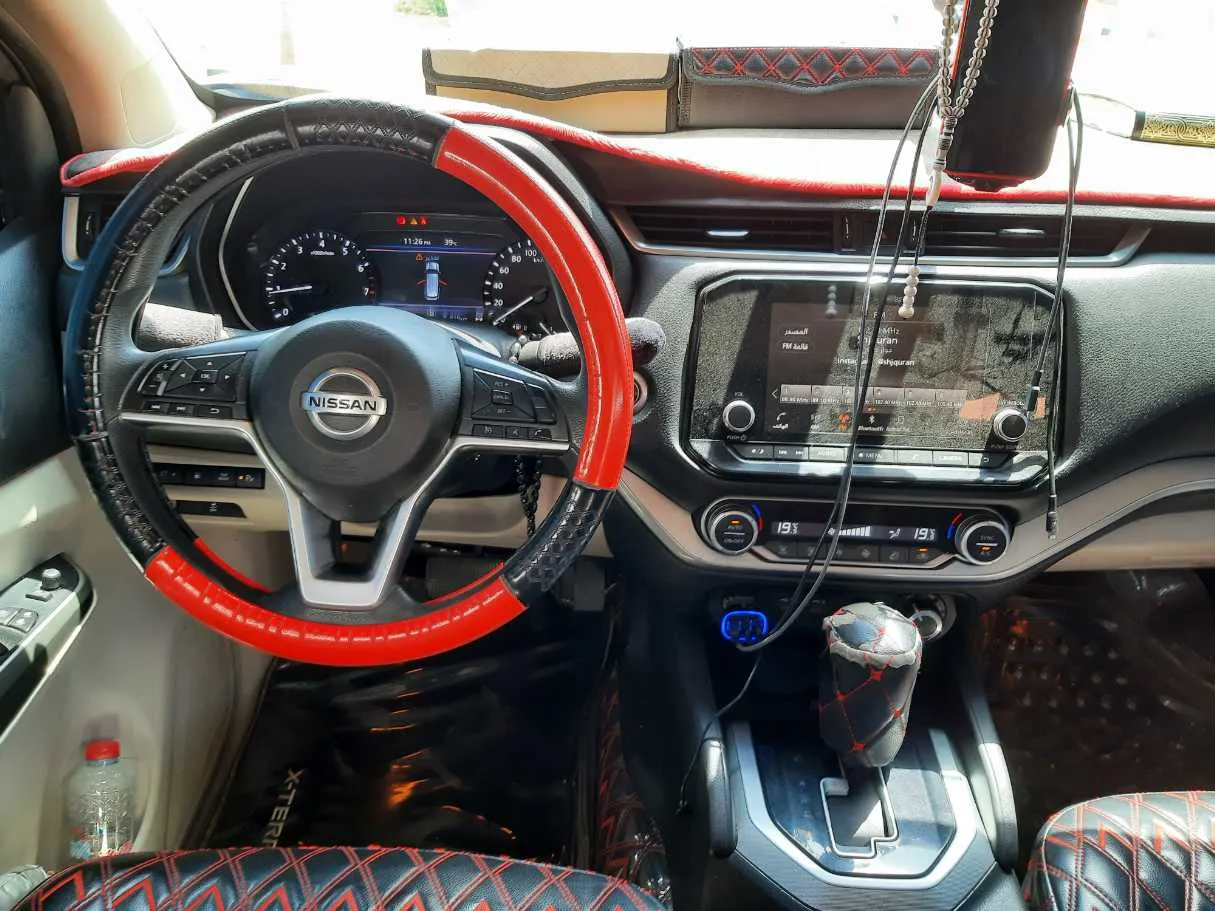 Car image 16
