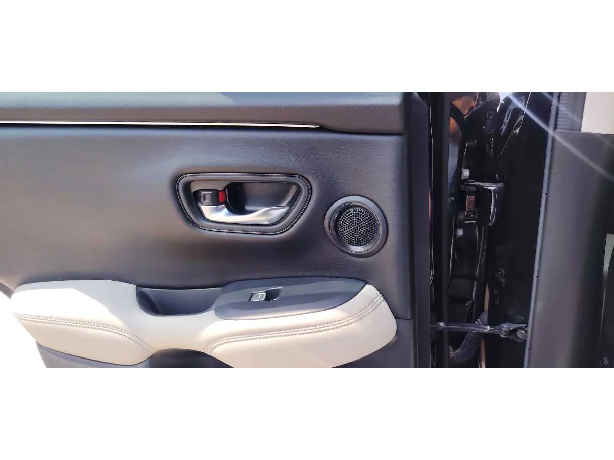 Car image 29