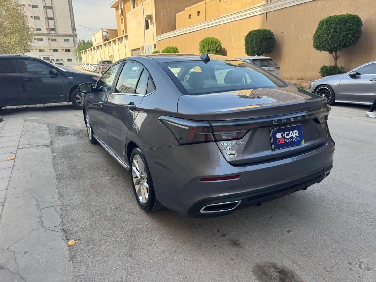 Car image 7