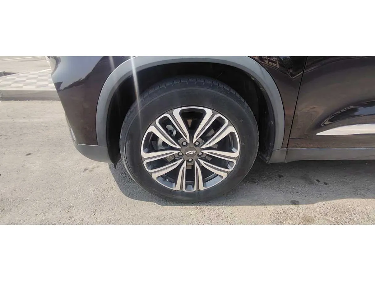 Car image 10