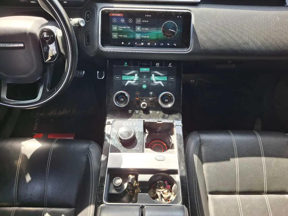 Car image 15