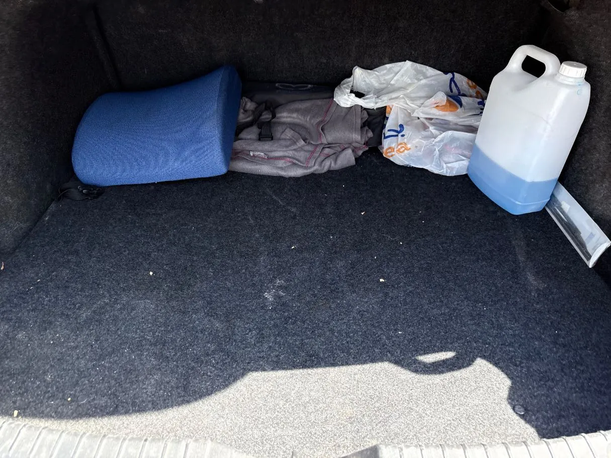 Car image 25