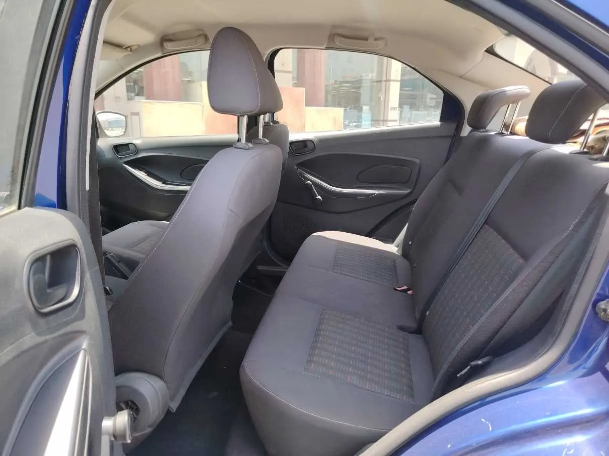 Car image 16