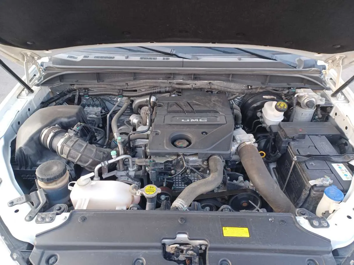 Car image 23