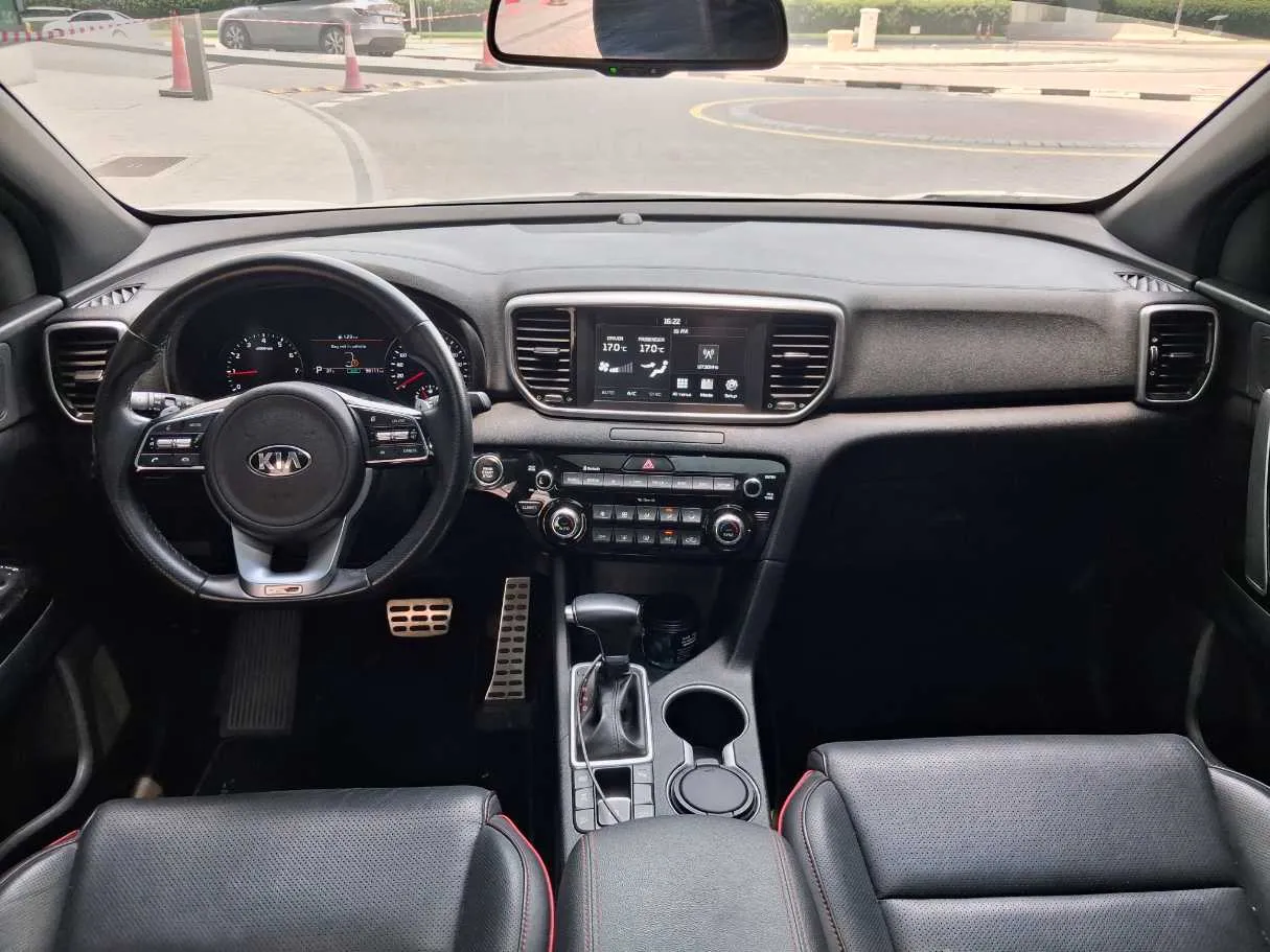 Car image 15