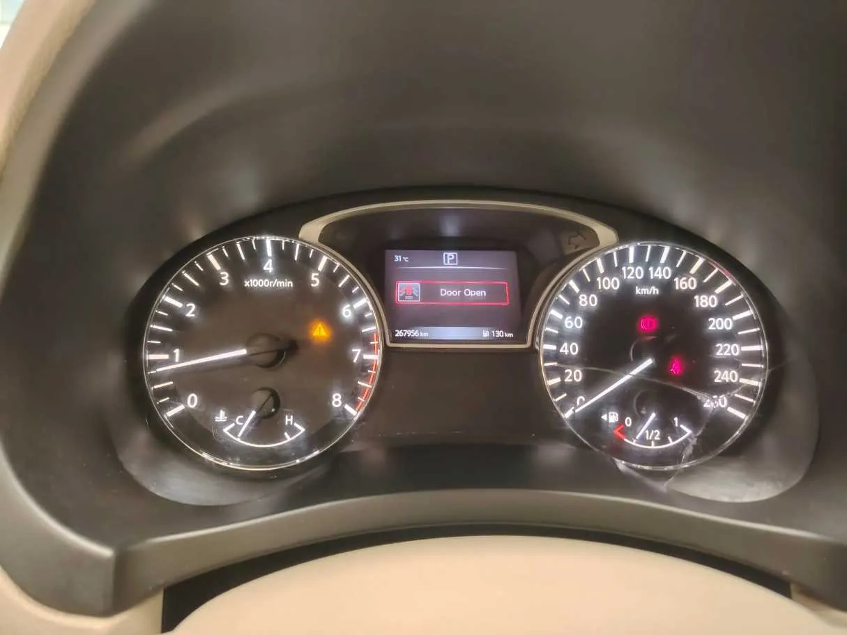 Car image 25