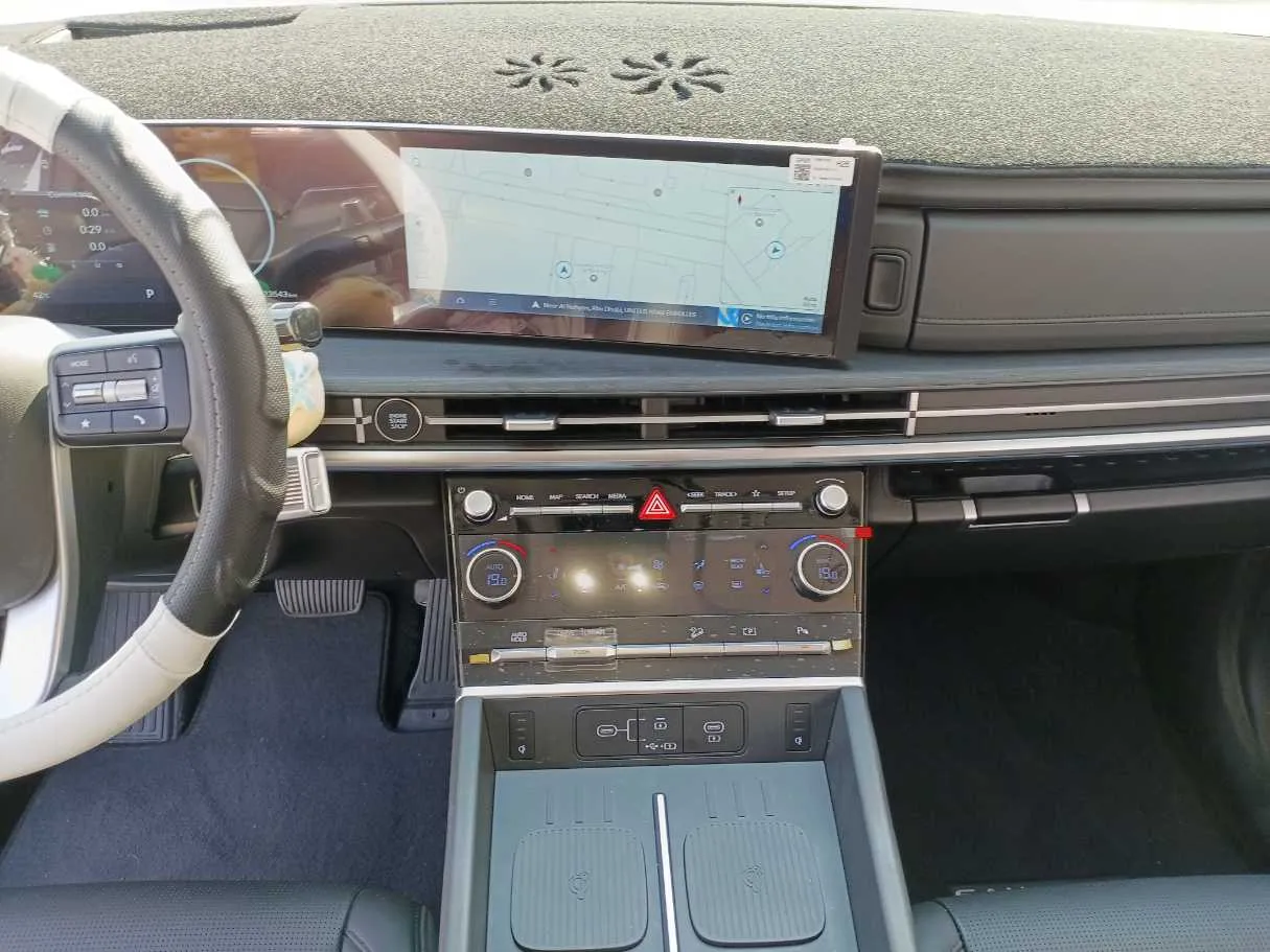 Car image 17