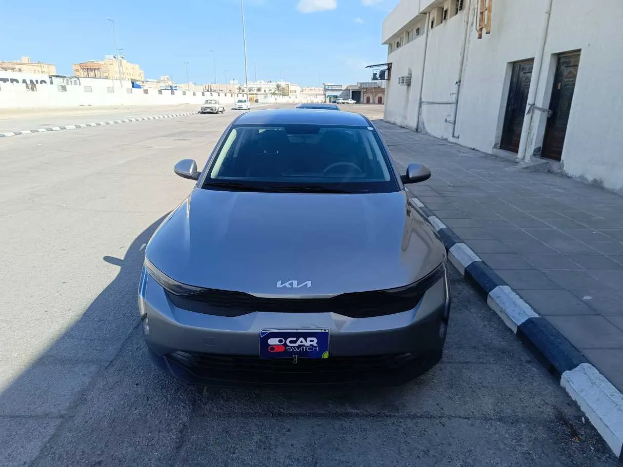 Car image 2