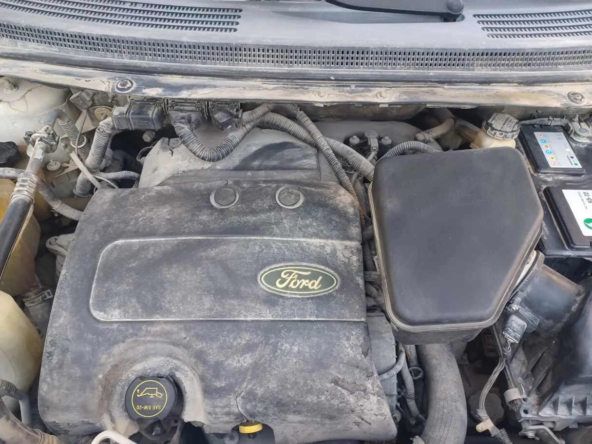 Car image 19