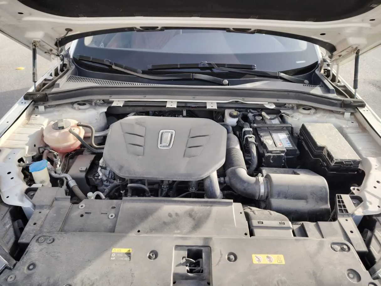 Car image 28