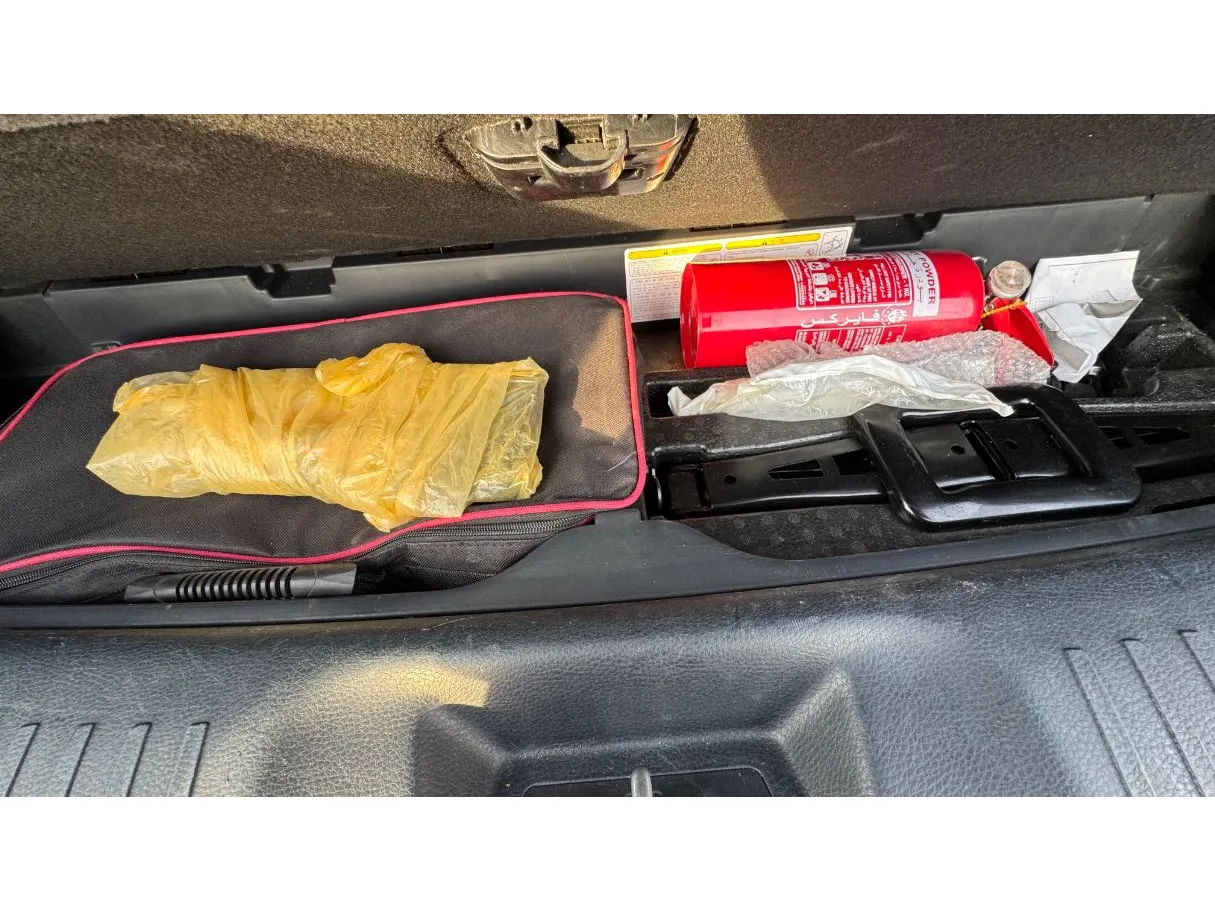 Car image 23