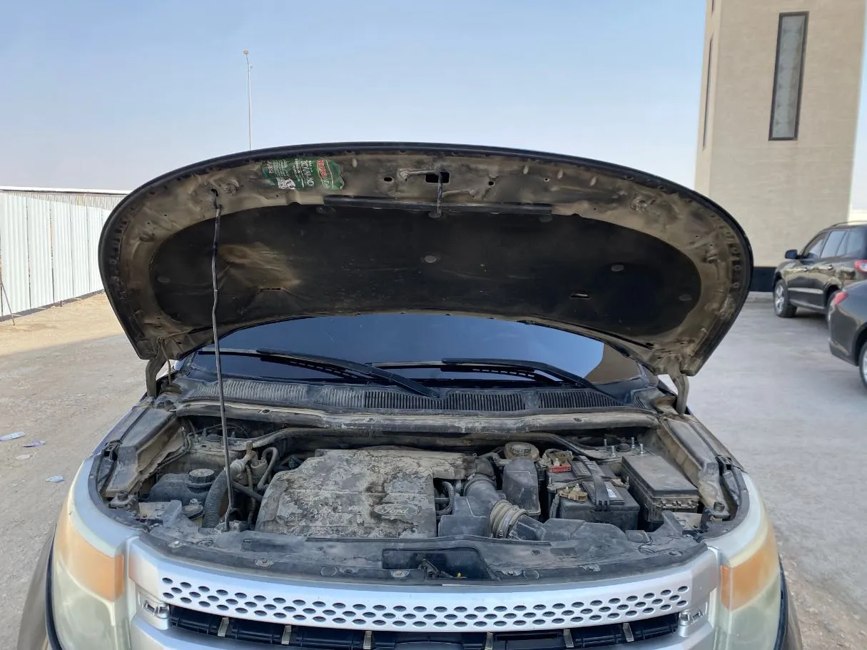 Car image 26