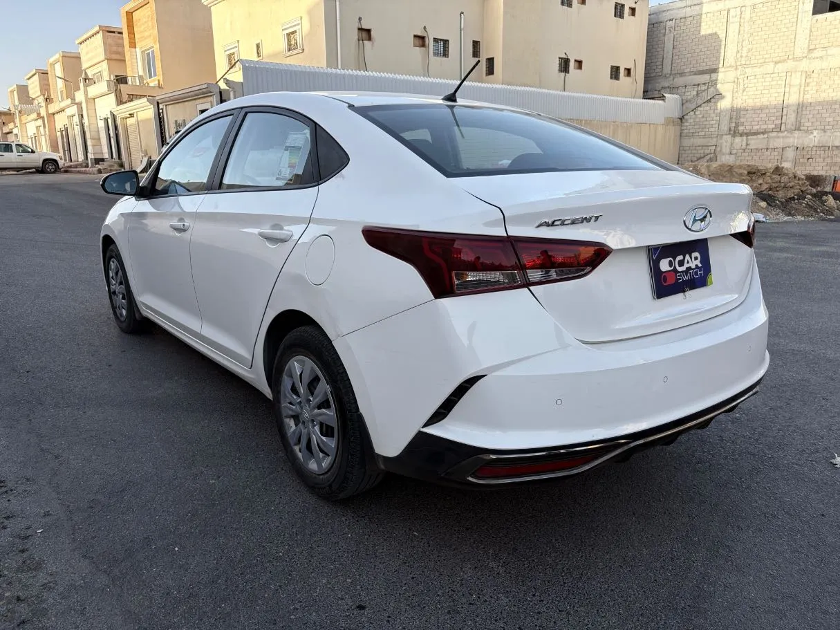 Car image 7