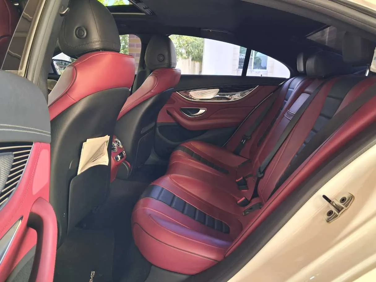 Car image 13