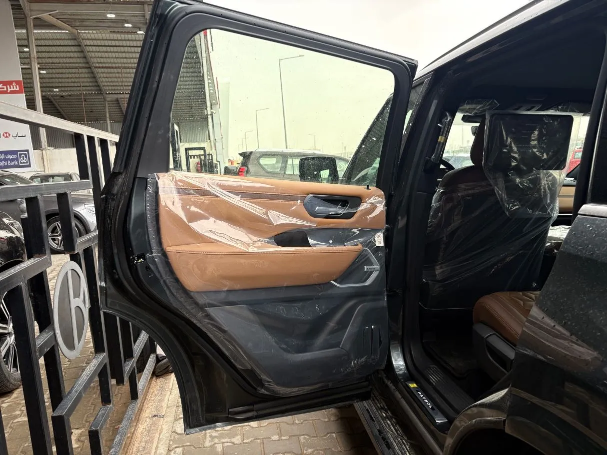 Car image 15
