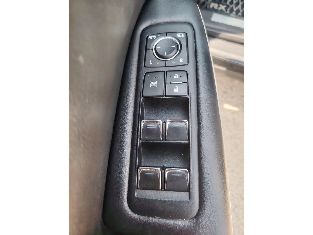 Car image 29
