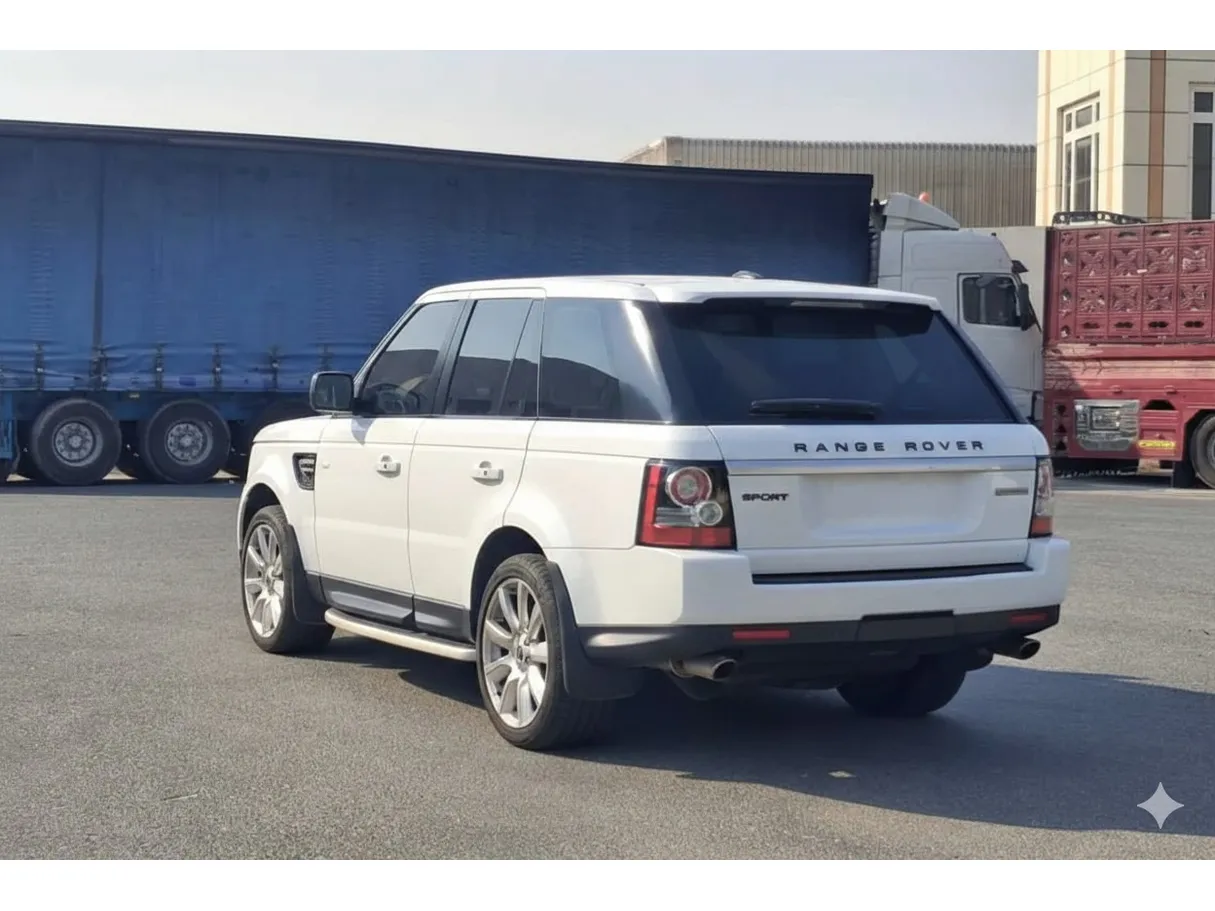 Car image 3