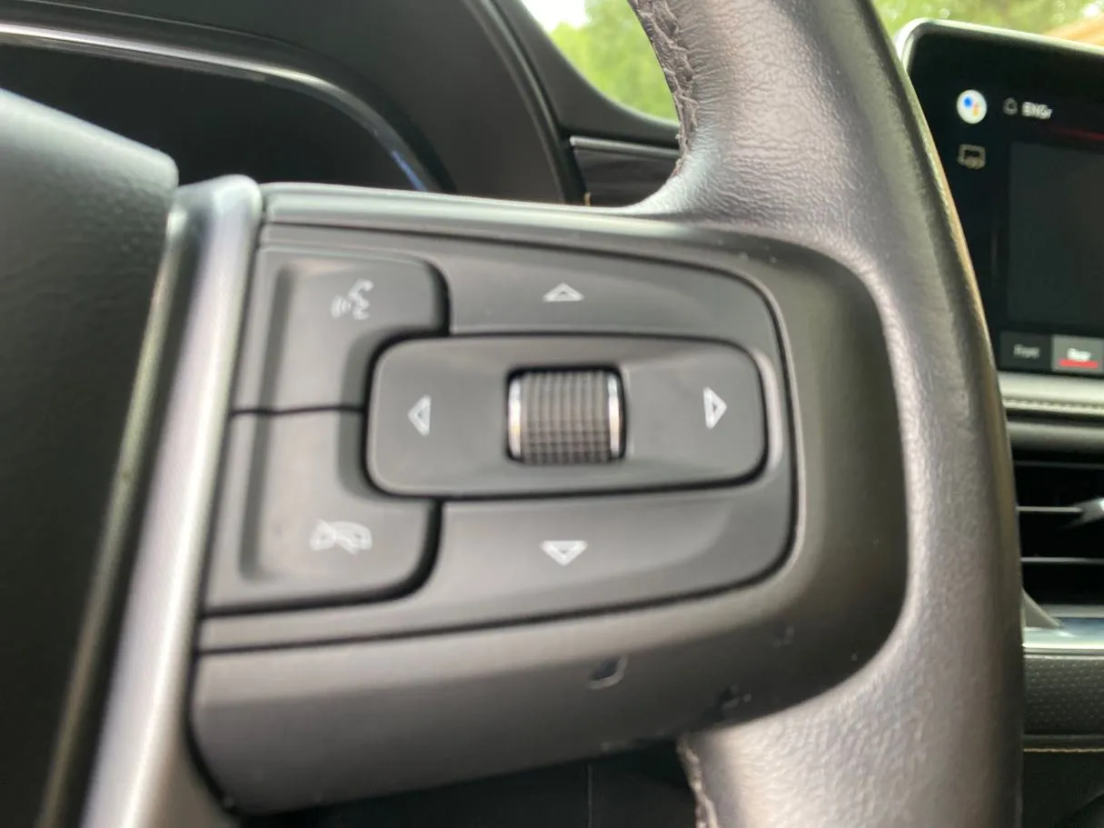 Car image 25