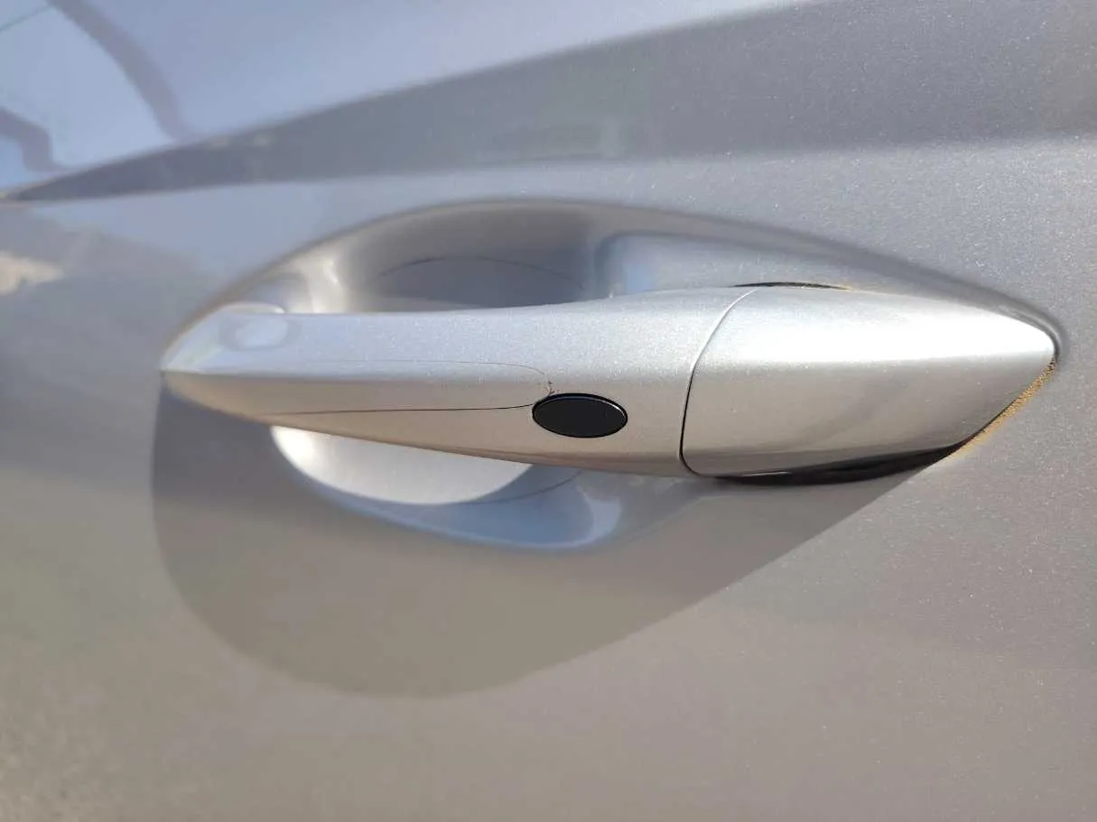 Car image 30