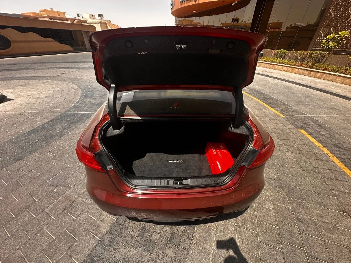 Car image 21